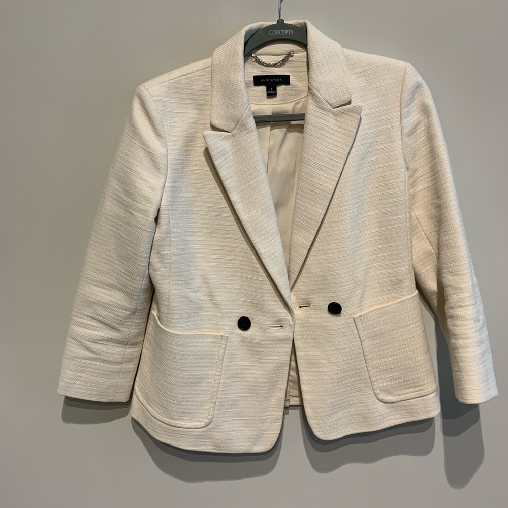 Ann Taylor size 4 blazer